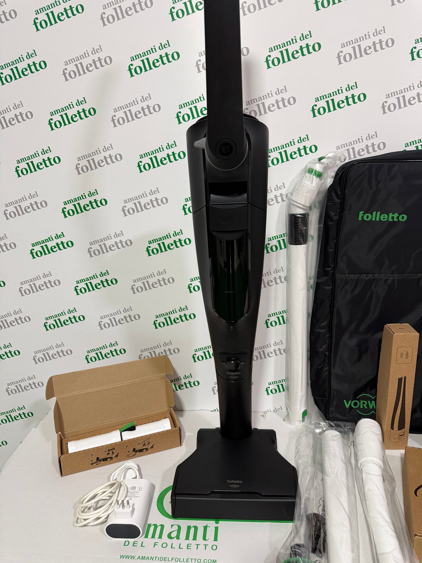 Folletto vk7 black pari a nuovo con borsone accessori incluso