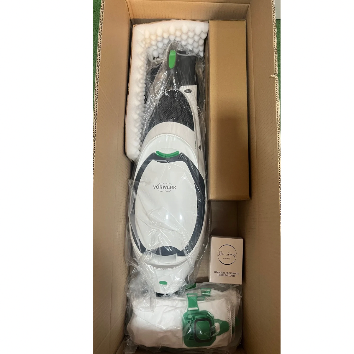 Folletto VK150 Nuovo + Kit Tubi in omaggio